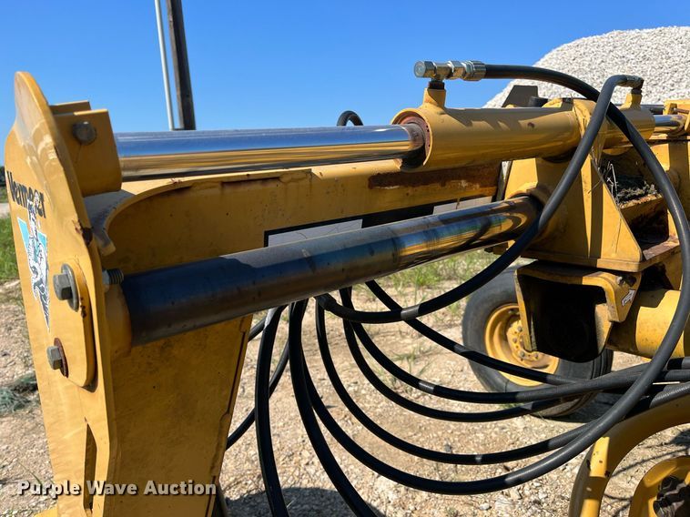 image for item DM1995 Vermeer R2800  hay rake