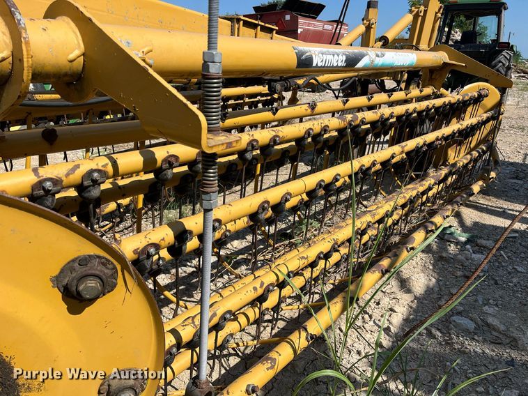 image for item DM1995 Vermeer R2800  hay rake