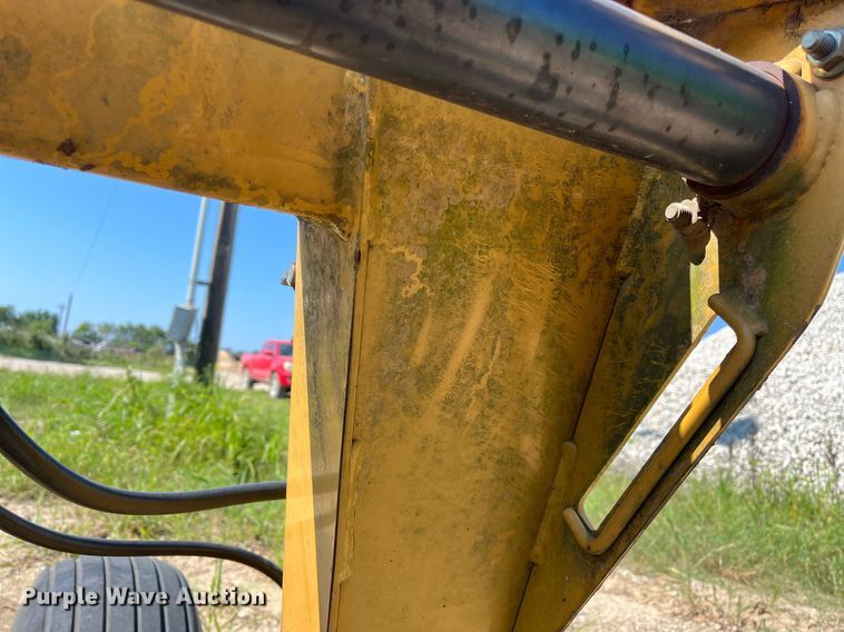 image for item DM1995 Vermeer R2800  hay rake