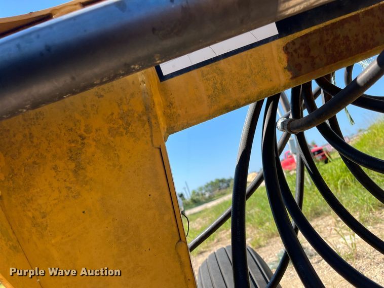 image for item DM1995 Vermeer R2800  hay rake