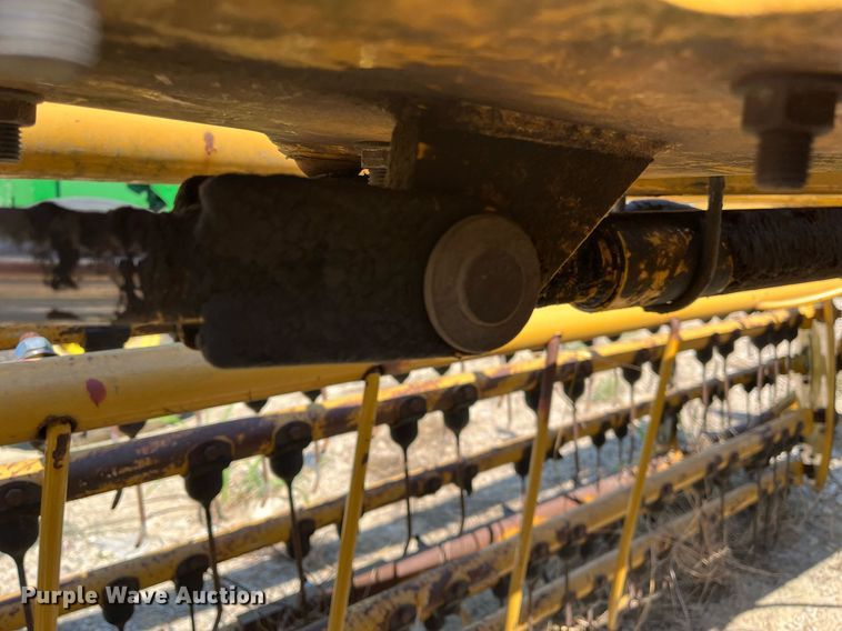 image for item DM1995 Vermeer R2800  hay rake