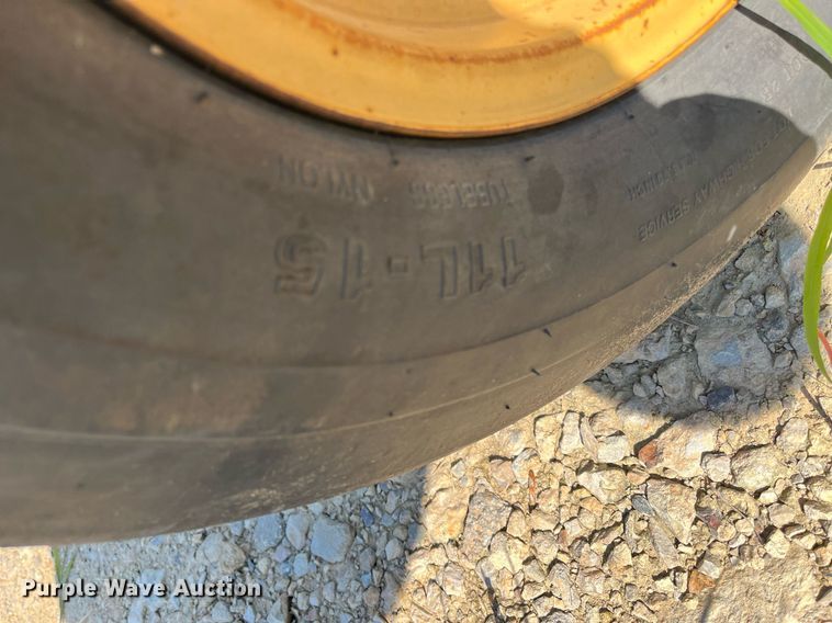 image for item DM1995 Vermeer R2800  hay rake