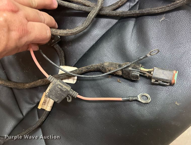 image for item DM1995 Vermeer R2800  hay rake