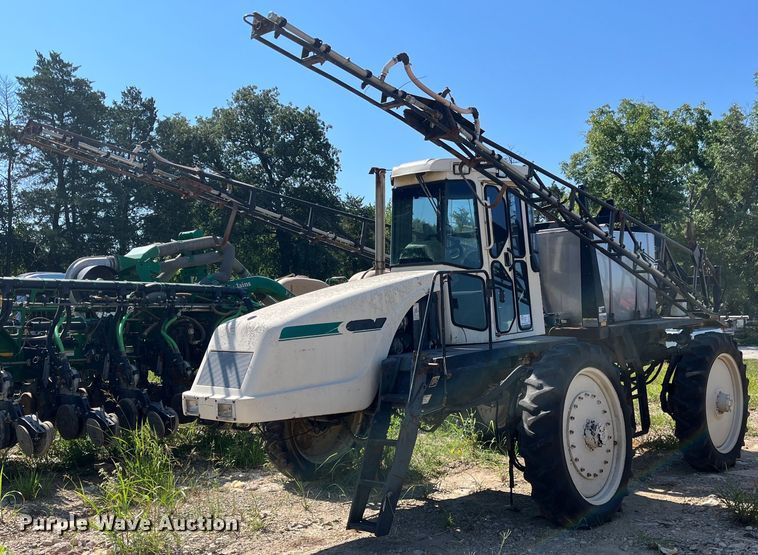 image for item DM1996 Willmar Ranger 7200  sprayer