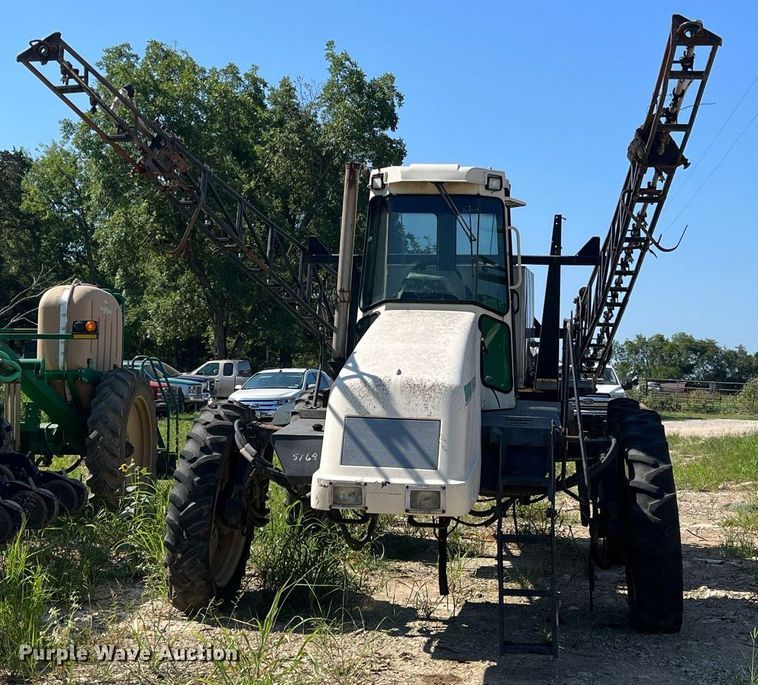 image for item DM1996 Willmar Ranger 7200  sprayer