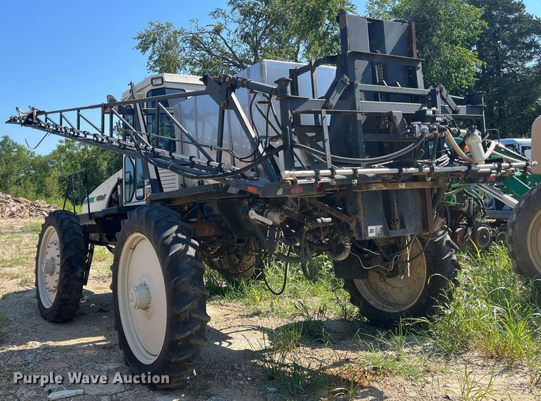 image for item DM1996 Willmar Ranger 7200  sprayer