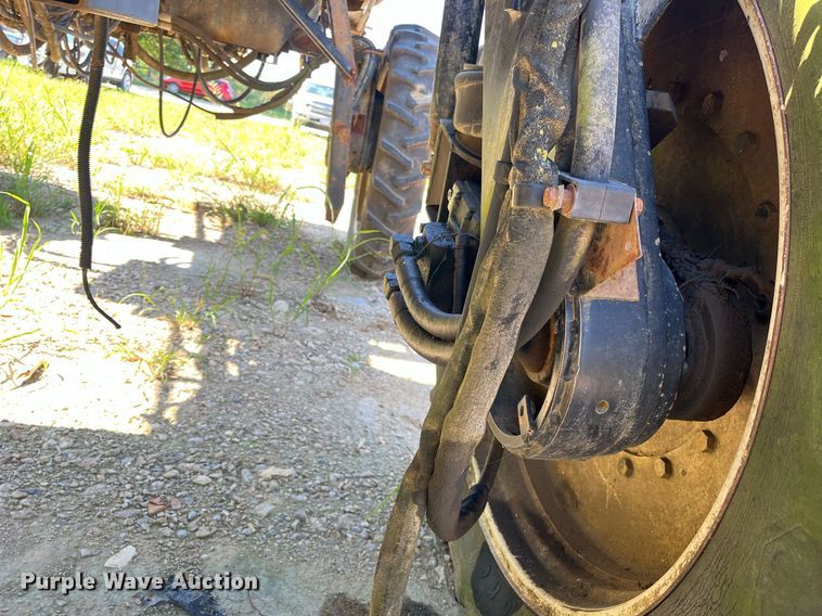 image for item DM1996 Willmar Ranger 7200  sprayer