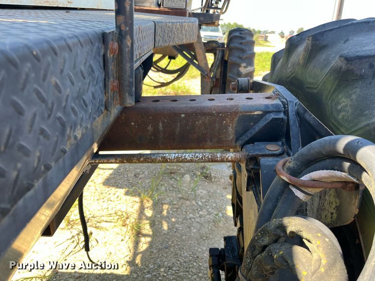 image for item DM1996 Willmar Ranger 7200  sprayer