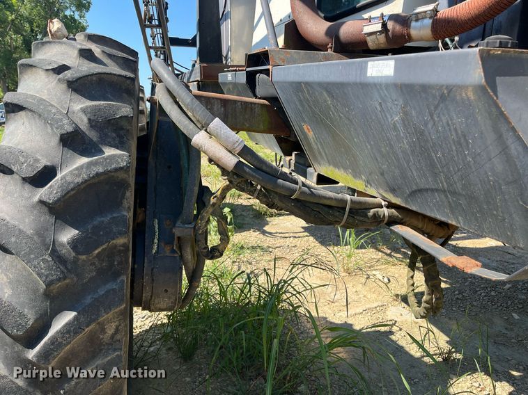 image for item DM1996 Willmar Ranger 7200  sprayer