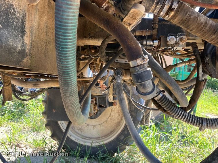 image for item DM1996 Willmar Ranger 7200  sprayer