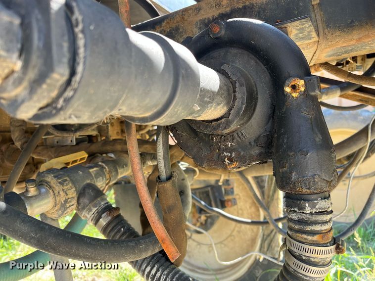 image for item DM1996 Willmar Ranger 7200  sprayer