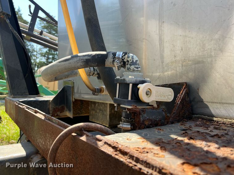 image for item DM1996 Willmar Ranger 7200  sprayer