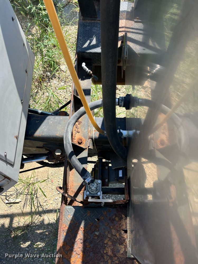 image for item DM1996 Willmar Ranger 7200  sprayer