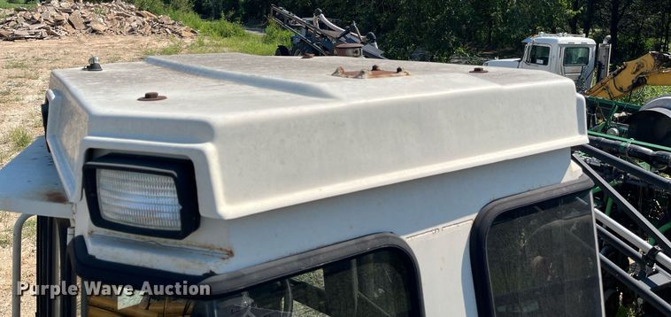 image for item DM1996 Willmar Ranger 7200  sprayer