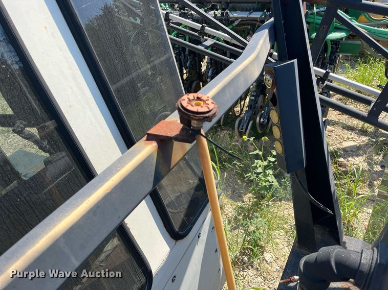 image for item DM1996 Willmar Ranger 7200  sprayer