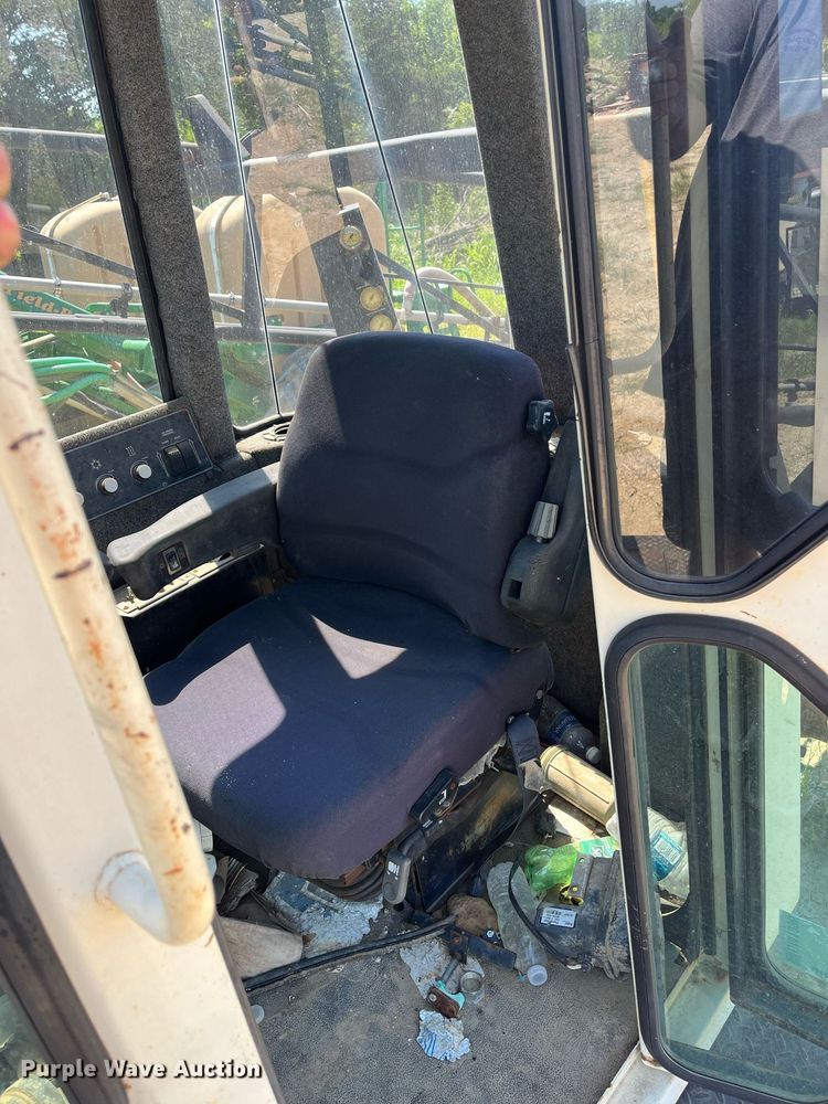 image for item DM1996 Willmar Ranger 7200  sprayer