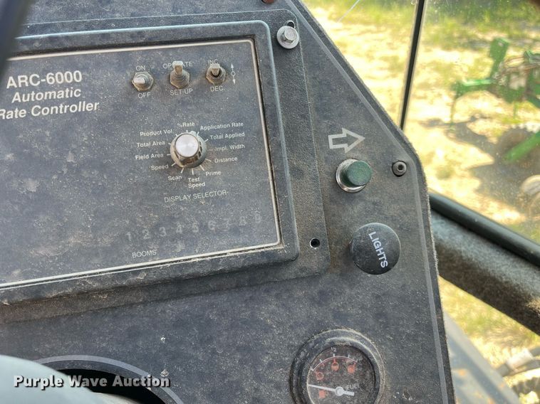 image for item DM1996 Willmar Ranger 7200  sprayer