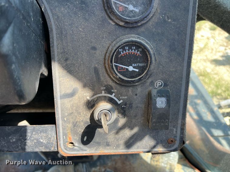 image for item DM1996 Willmar Ranger 7200  sprayer