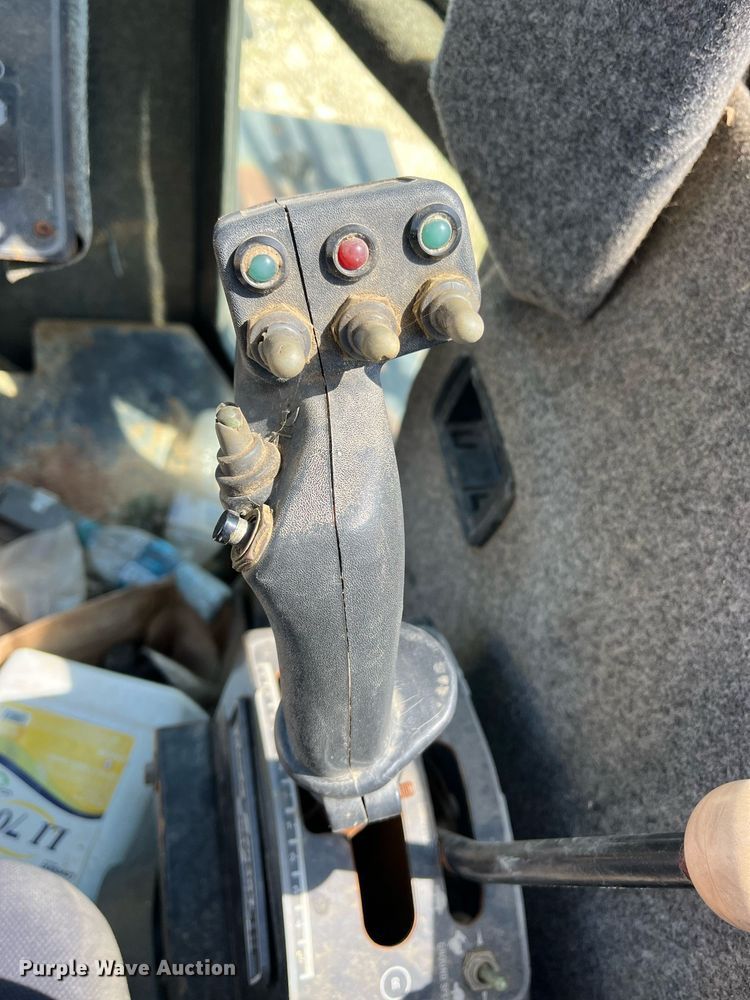 image for item DM1996 Willmar Ranger 7200  sprayer