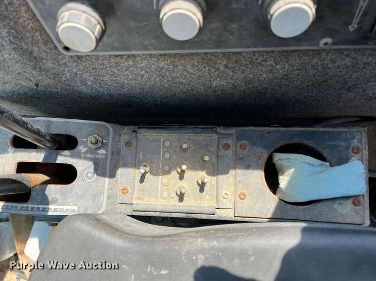 image for item DM1996 Willmar Ranger 7200  sprayer