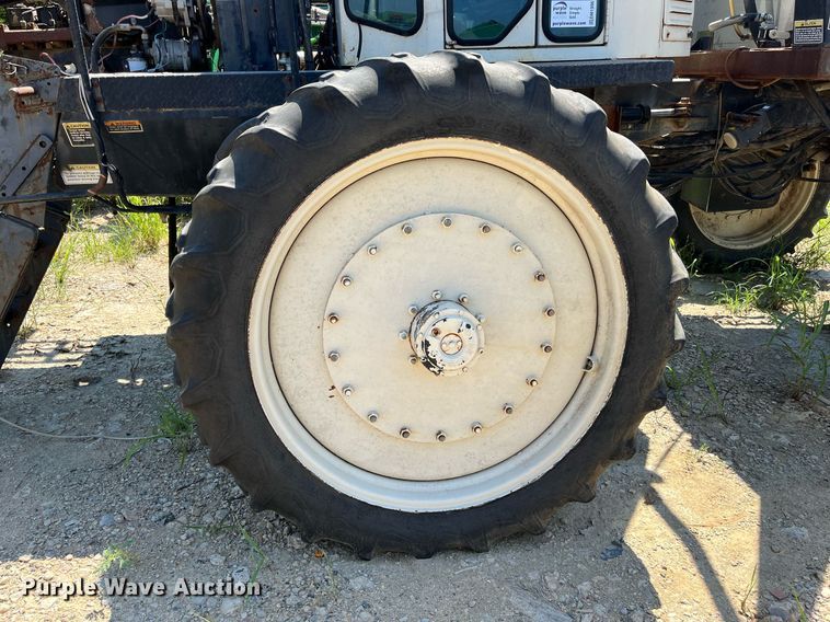 image for item DM1996 Willmar Ranger 7200  sprayer