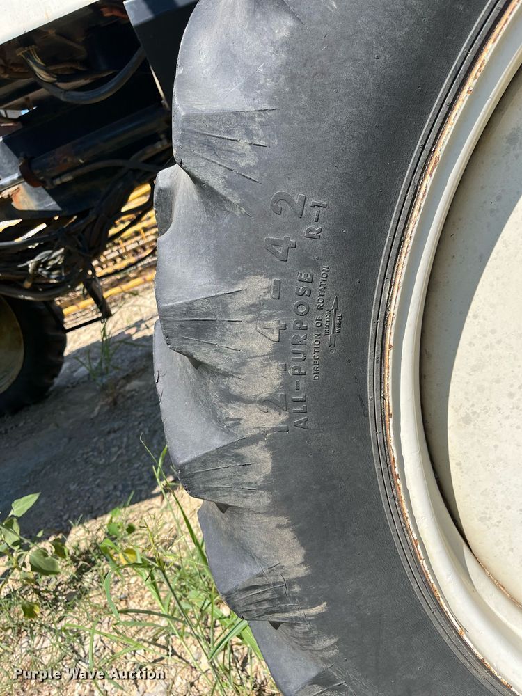 image for item DM1996 Willmar Ranger 7200  sprayer