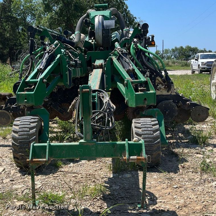 image for item DM1997 2010 Great Plains YP-1225A-TR  air seeder