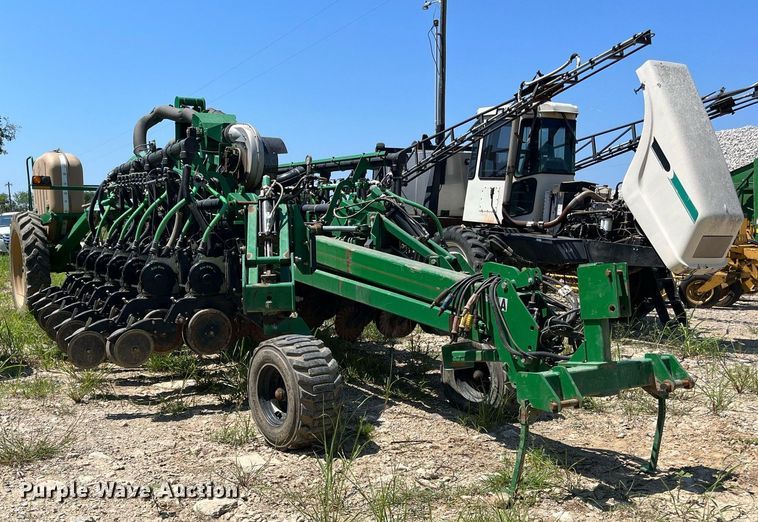 image for item DM1997 2010 Great Plains YP-1225A-TR  air seeder