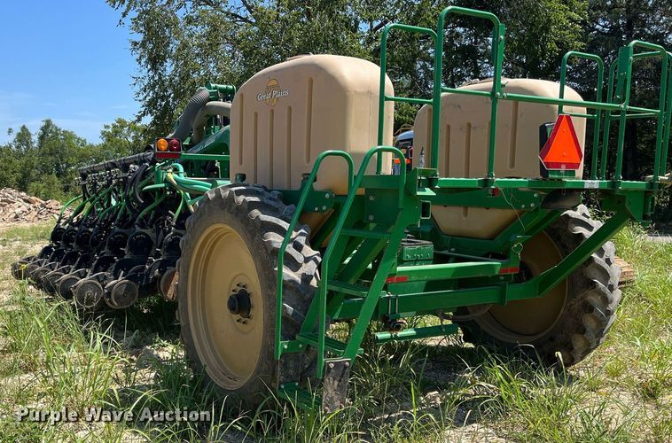 image for item DM1997 2010 Great Plains YP-1225A-TR  air seeder