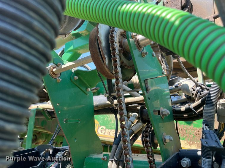 image for item DM1997 2010 Great Plains YP-1225A-TR  air seeder