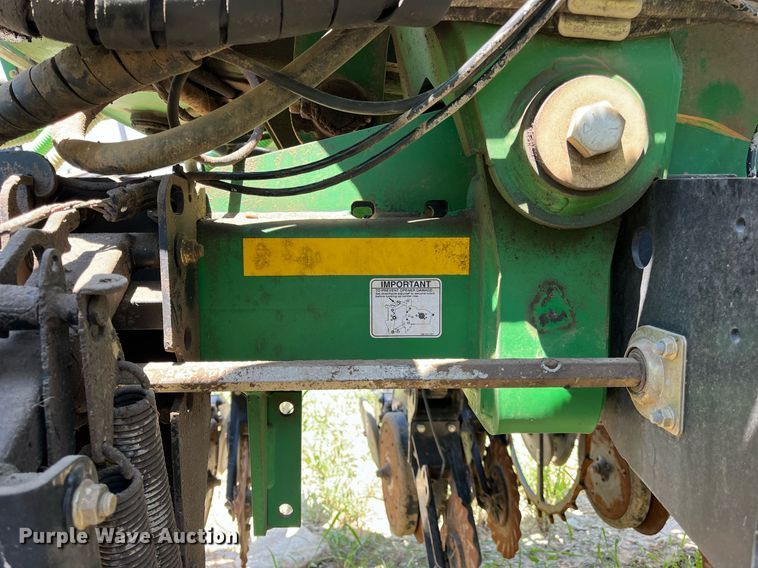 image for item DM1997 2010 Great Plains YP-1225A-TR  air seeder
