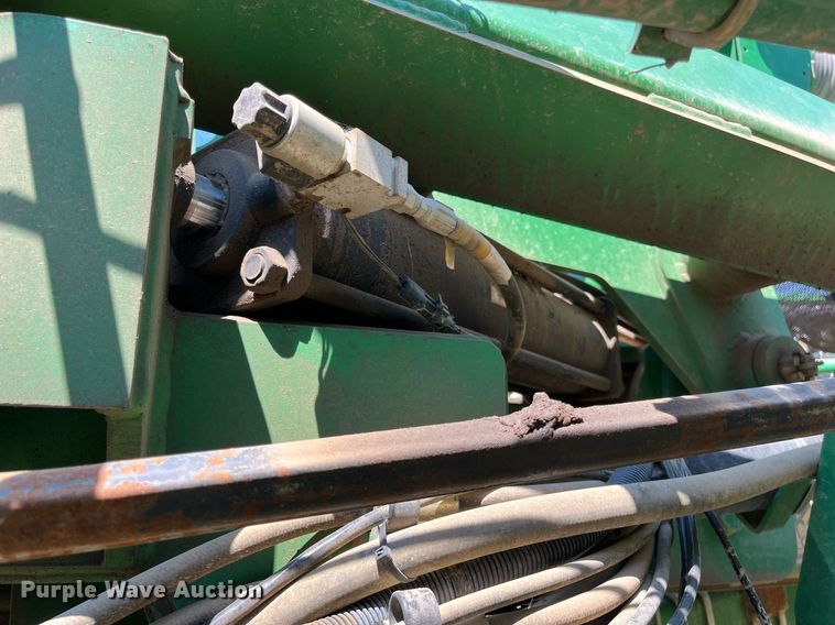 image for item DM1997 2010 Great Plains YP-1225A-TR  air seeder