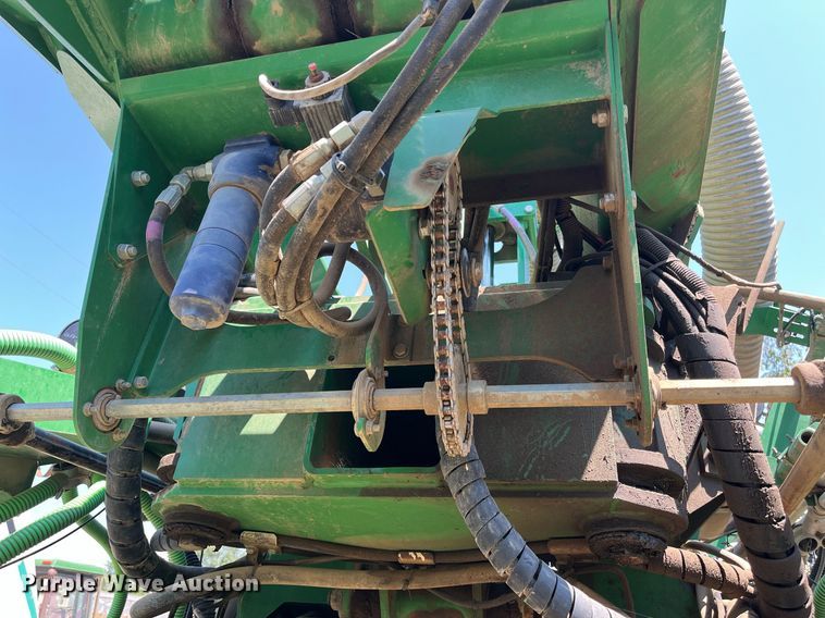 image for item DM1997 2010 Great Plains YP-1225A-TR  air seeder