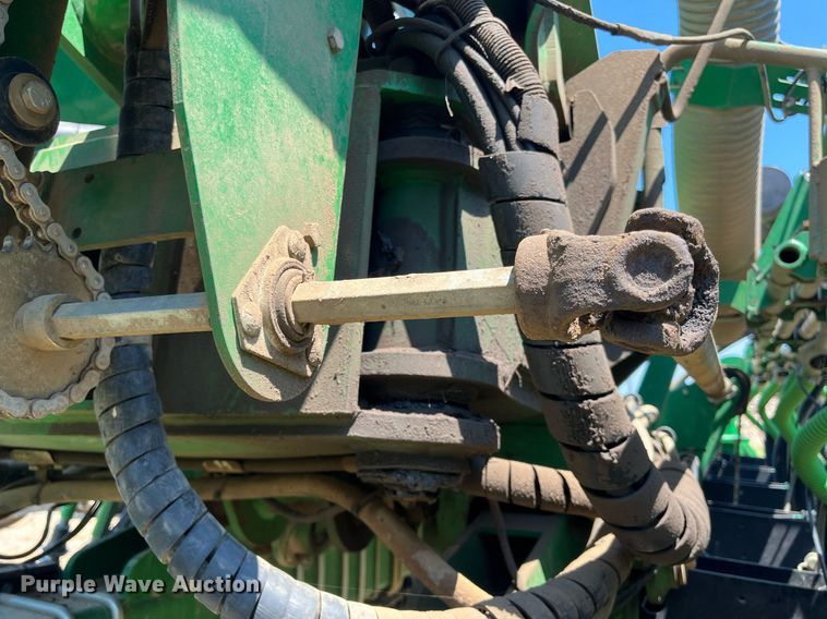 image for item DM1997 2010 Great Plains YP-1225A-TR  air seeder