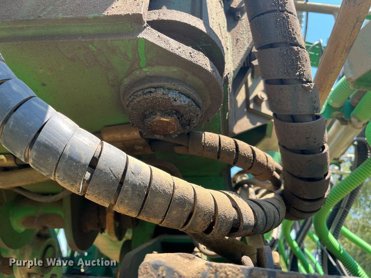 image for item DM1997 2010 Great Plains YP-1225A-TR  air seeder