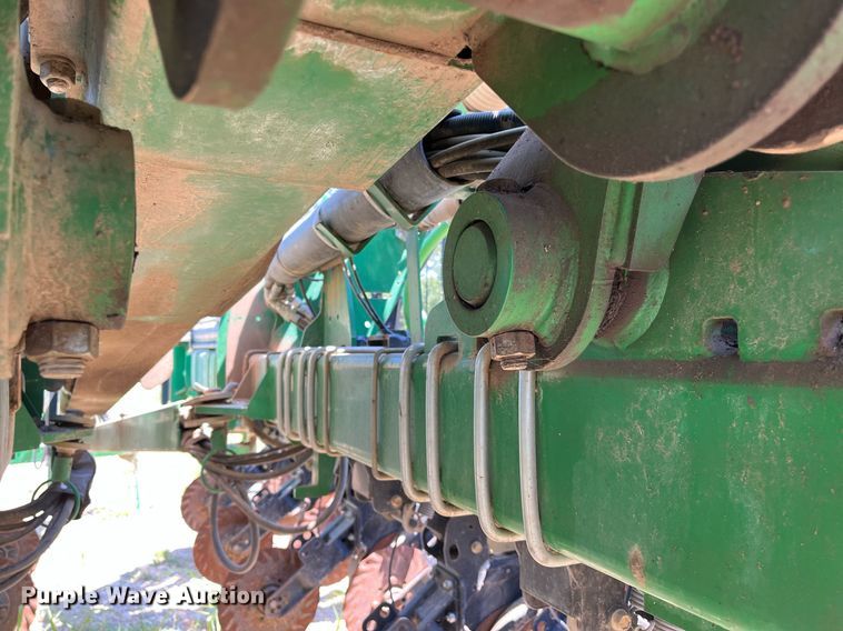 image for item DM1997 2010 Great Plains YP-1225A-TR  air seeder