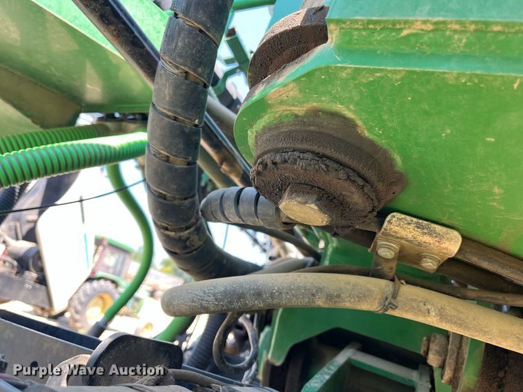 image for item DM1997 2010 Great Plains YP-1225A-TR  air seeder