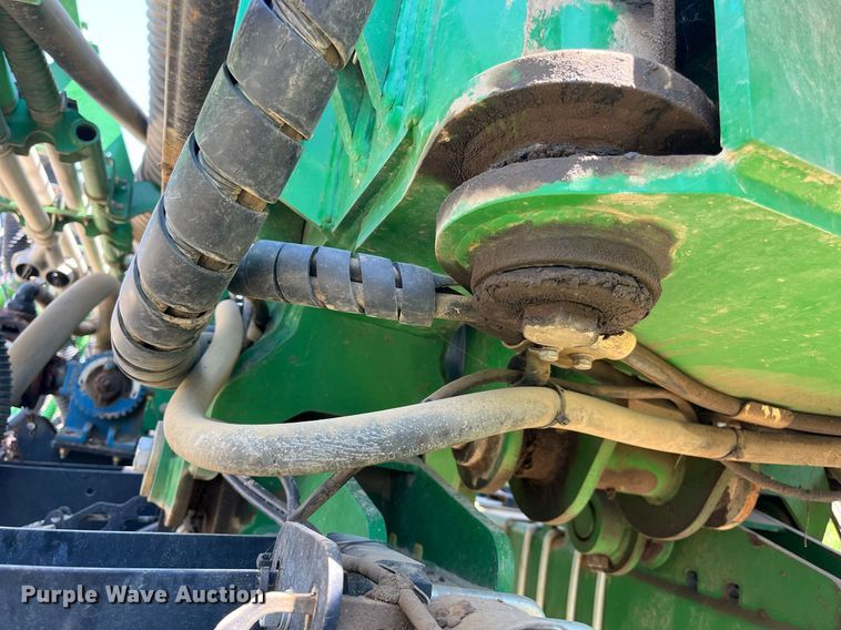 image for item DM1997 2010 Great Plains YP-1225A-TR  air seeder