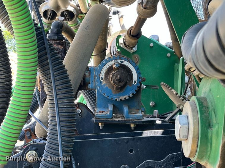 image for item DM1997 2010 Great Plains YP-1225A-TR  air seeder