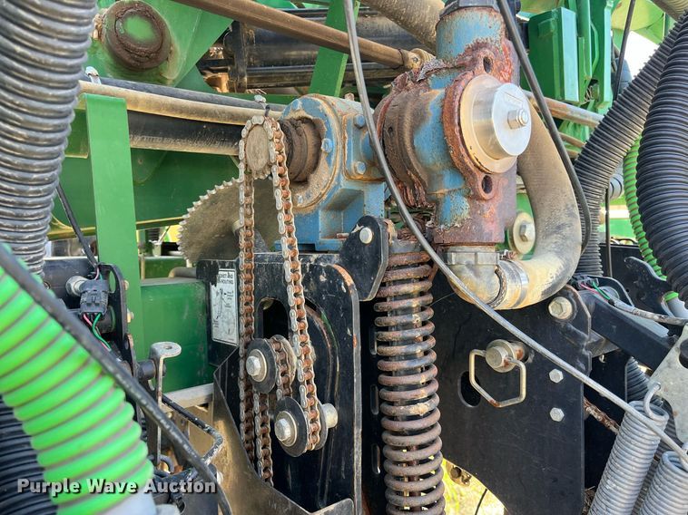 image for item DM1997 2010 Great Plains YP-1225A-TR  air seeder