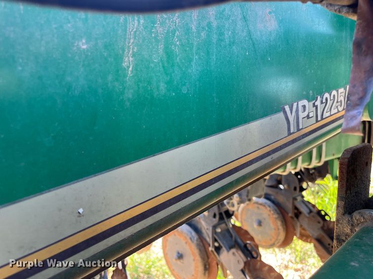 image for item DM1997 2010 Great Plains YP-1225A-TR  air seeder