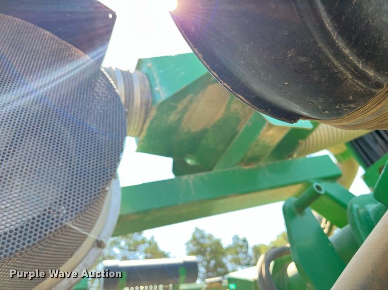 image for item DM1997 2010 Great Plains YP-1225A-TR  air seeder