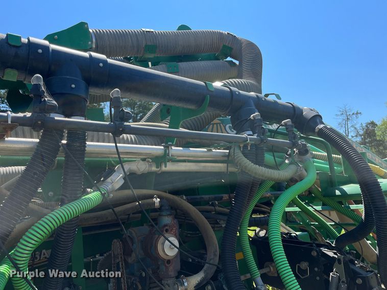 image for item DM1997 2010 Great Plains YP-1225A-TR  air seeder