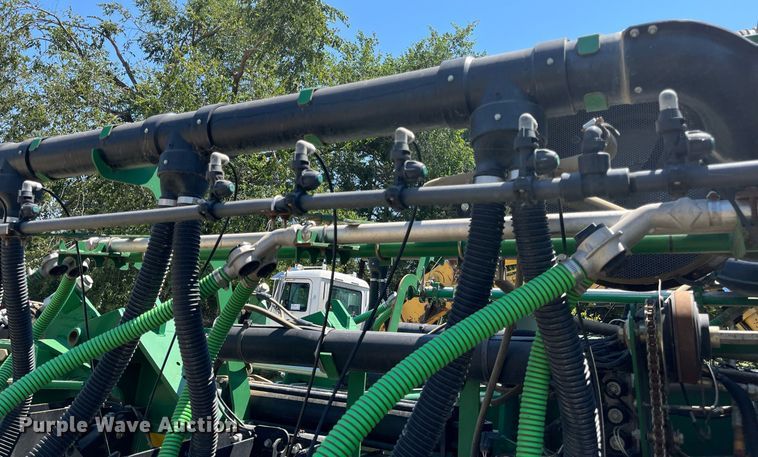 image for item DM1997 2010 Great Plains YP-1225A-TR  air seeder