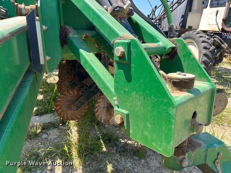 image for item DM1997 2010 Great Plains YP-1225A-TR  air seeder