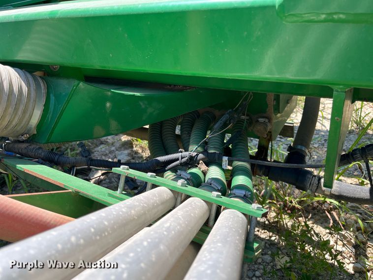 image for item DM1997 2010 Great Plains YP-1225A-TR  air seeder