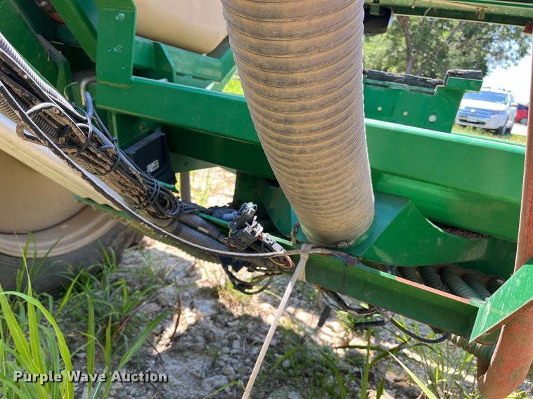 image for item DM1997 2010 Great Plains YP-1225A-TR  air seeder