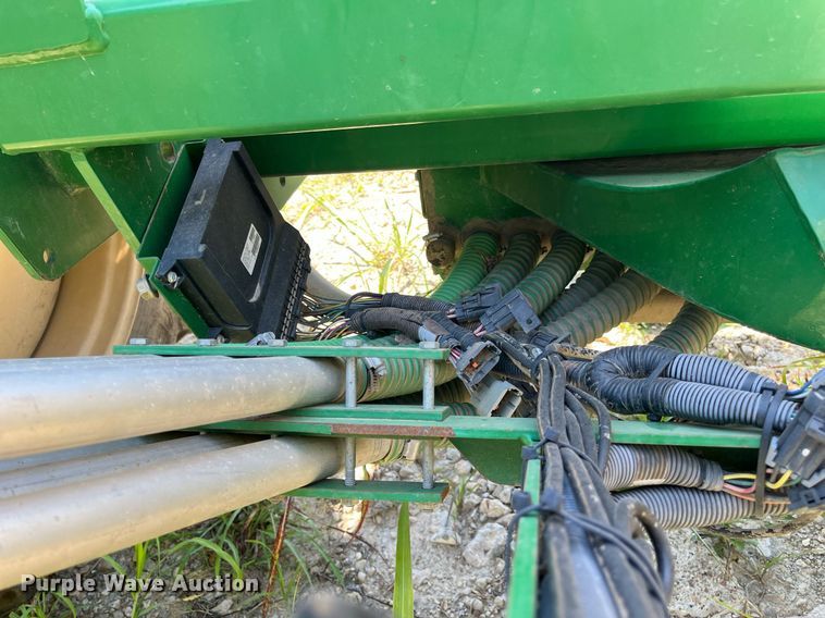 image for item DM1997 2010 Great Plains YP-1225A-TR  air seeder