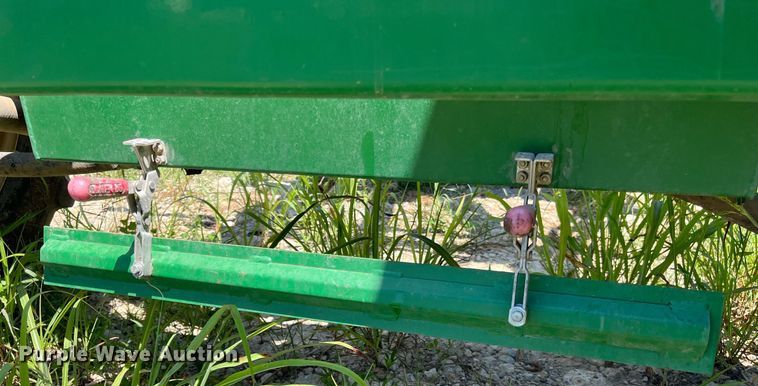 image for item DM1997 2010 Great Plains YP-1225A-TR  air seeder
