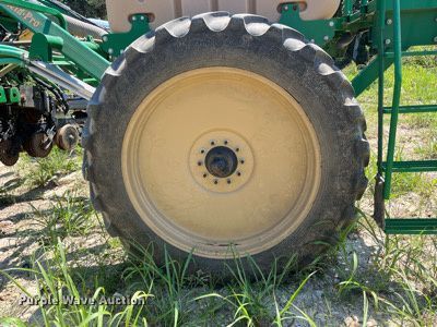 image for item DM1997 2010 Great Plains YP-1225A-TR  air seeder